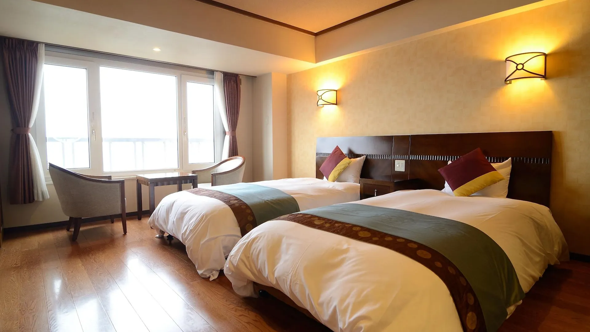**** Ryokan Toyako Manseikaku Hotel Lakeside Terrace Japan