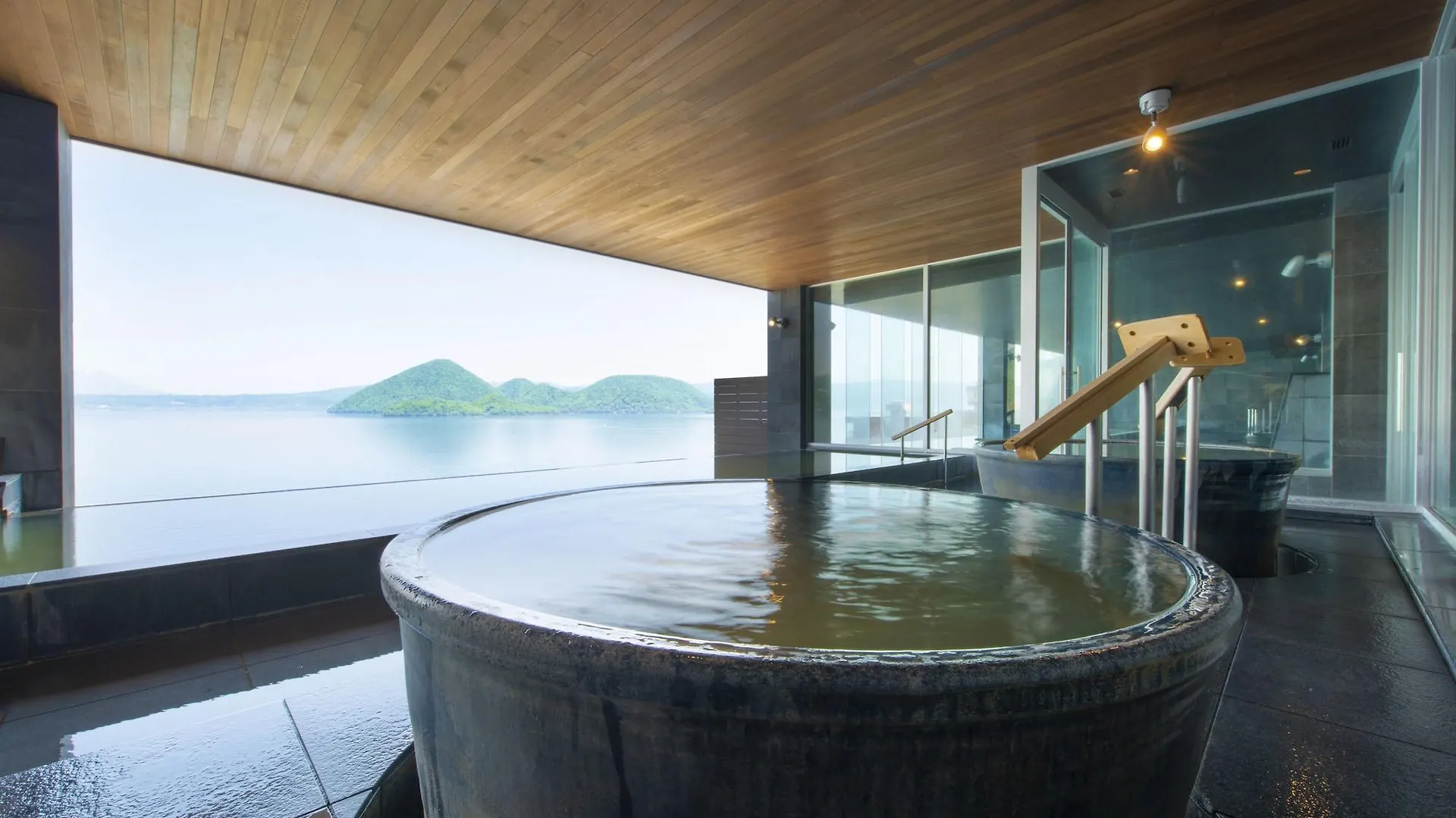 Ryokan Toyako Manseikaku Hotel Lakeside Terrace