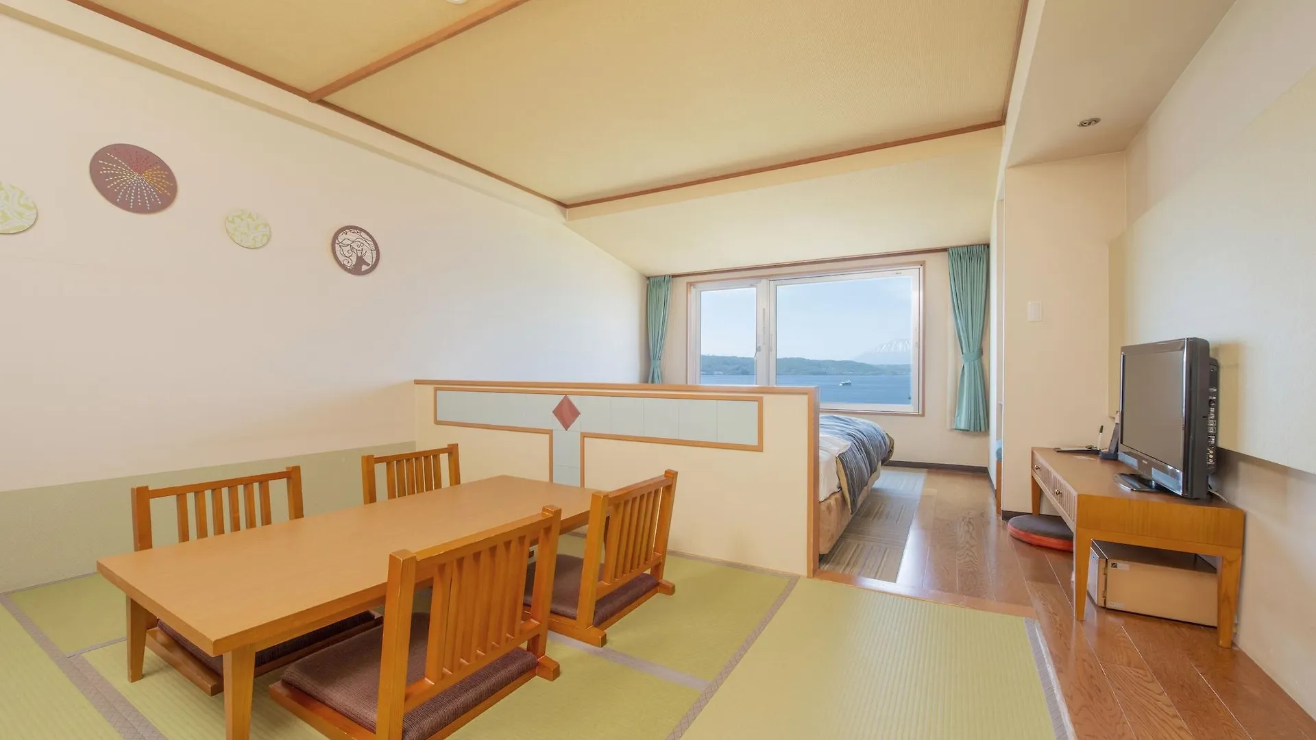 Toyako Manseikaku Hotel Lakeside Terrace Japan