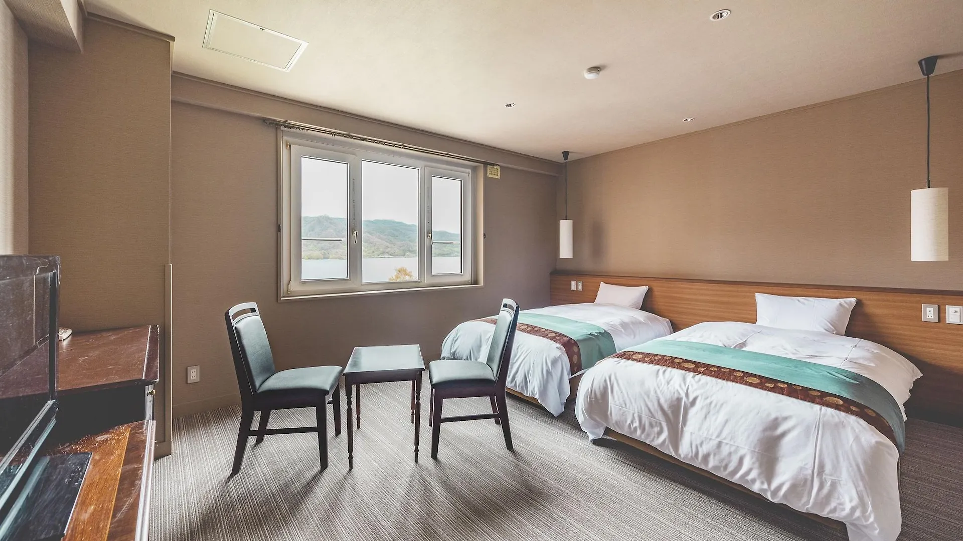 Toyako Manseikaku Hotel Lakeside Terrace 4*,  Japan